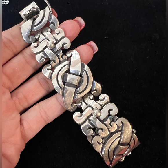 taxco mexico Jewelry - 925 STERLING SILVER MEXICO SIGNED VINTAGE THICK CHUNKY HEAVY BRACELET